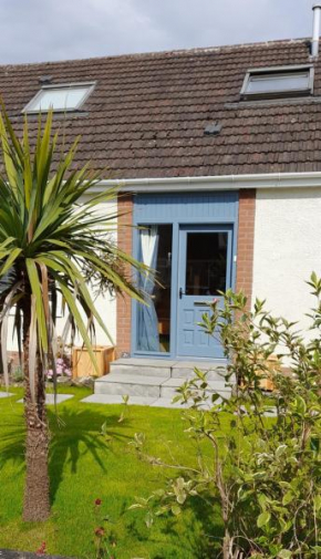21KR Bed and Breakfast, close to beach, town centre and golf